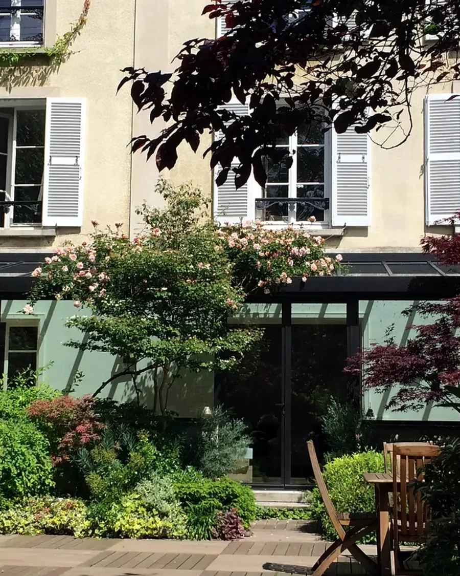 Le Jardin des Bauches, véranda et jardin paysager, Paris 16e
